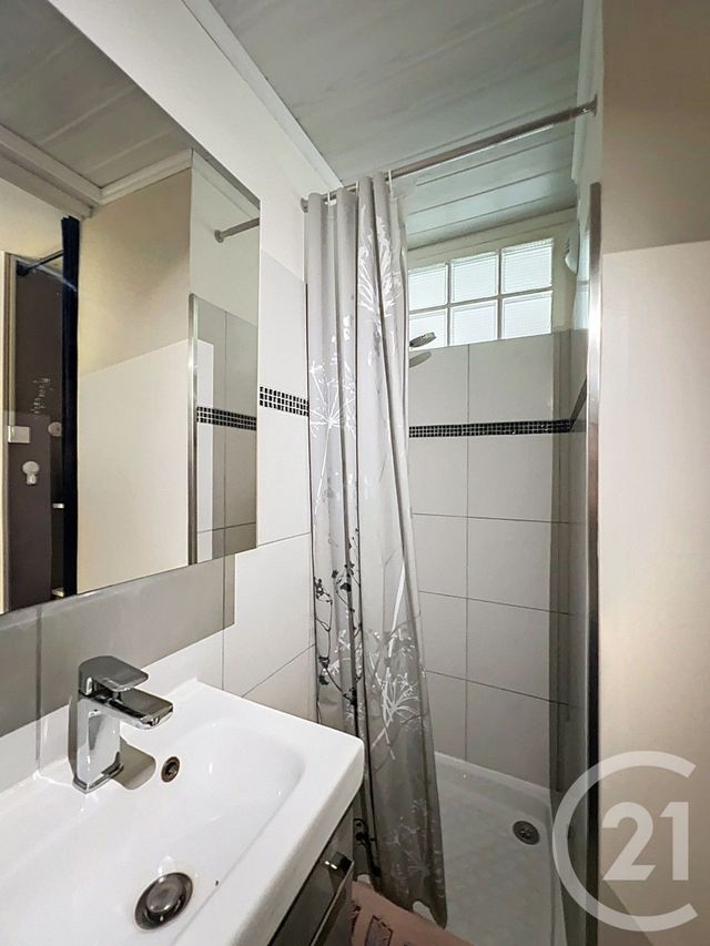 Appartement Studio à louer - 1 pièce - 22.0 m2 - MANDELIEU LA NAPOULE - 06 - PROVENCE-ALPES-COTE-D-AZUR - Century 21 Azurim