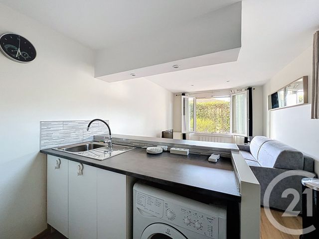 Appartement Studio à louer - 1 pièce - 22.0 m2 - MANDELIEU LA NAPOULE - 06 - PROVENCE-ALPES-COTE-D-AZUR - Century 21 Azurim