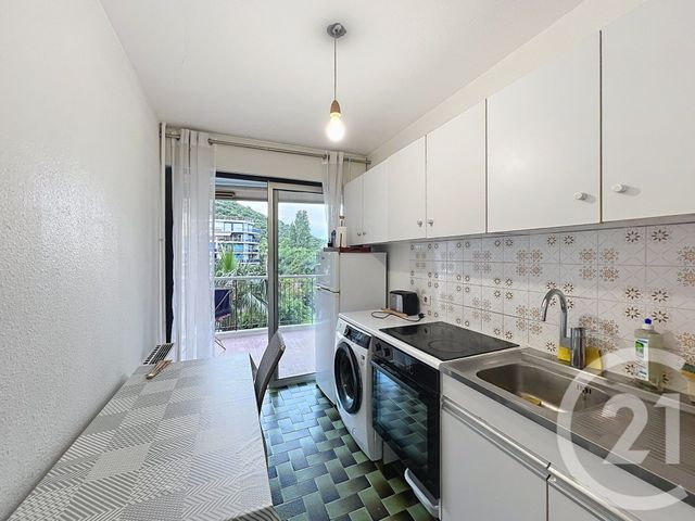 Appartement T2 à louer - 2 pièces - 43.92 m2 - MANDELIEU LA NAPOULE - 06 - PROVENCE-ALPES-COTE-D-AZUR - Century 21 Azurim