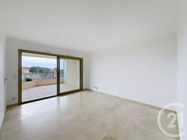 Appartement Studio à louer - 2 pièces - 33.63 m2 - CANNES LA BOCCA - 06 - PROVENCE-ALPES-COTE-D-AZUR - Century 21 Azurim