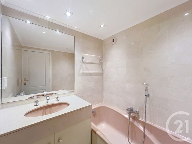 Appartement Studio à louer - 2 pièces - 33.63 m2 - CANNES LA BOCCA - 06 - PROVENCE-ALPES-COTE-D-AZUR - Century 21 Azurim