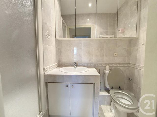 Appartement F3 à louer - 3 pièces - 100.14 m2 - MANDELIEU LA NAPOULE - 06 - PROVENCE-ALPES-COTE-D-AZUR - Century 21 Azurim