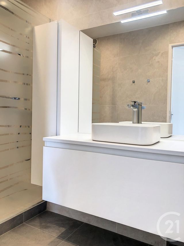 Appartement F2 à louer - 2 pièces - 45.49 m2 - MANDELIEU LA NAPOULE - 06 - PROVENCE-ALPES-COTE-D-AZUR - Century 21 Azurim