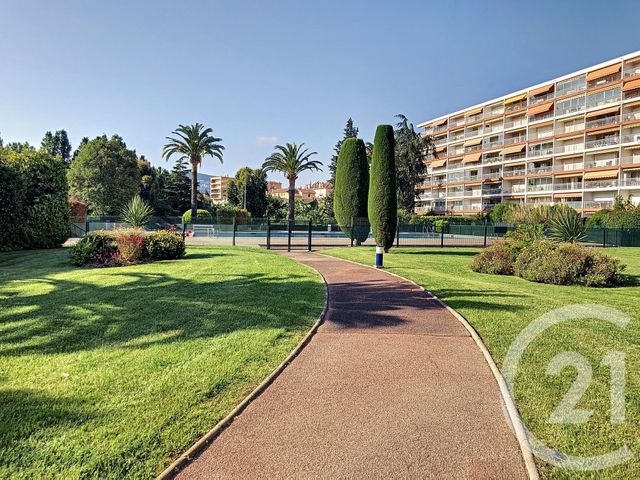 Appartement F2 à louer - 2 pièces - 45.49 m2 - MANDELIEU LA NAPOULE - 06 - PROVENCE-ALPES-COTE-D-AZUR - Century 21 Azurim