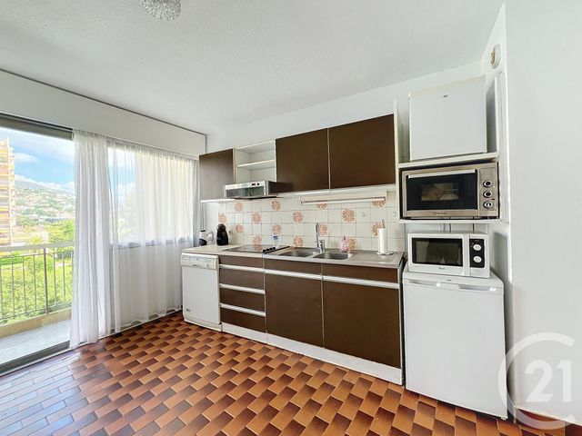 Appartement T2 à louer - 3 pièces - 79.1 m2 - MANDELIEU LA NAPOULE - 06 - PROVENCE-ALPES-COTE-D-AZUR - Century 21 Azurim