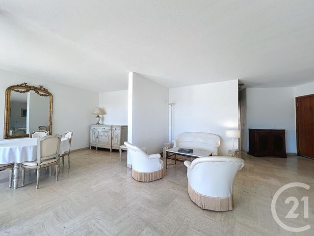 Appartement T2 à louer - 3 pièces - 79.1 m2 - MANDELIEU LA NAPOULE - 06 - PROVENCE-ALPES-COTE-D-AZUR - Century 21 Azurim