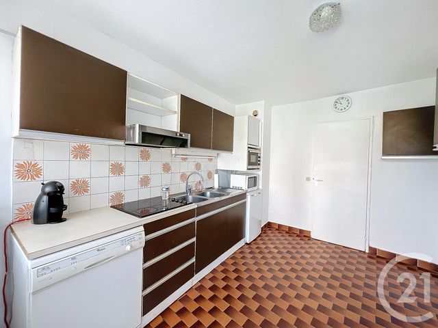 Appartement T2 à louer - 3 pièces - 79.1 m2 - MANDELIEU LA NAPOULE - 06 - PROVENCE-ALPES-COTE-D-AZUR - Century 21 Azurim