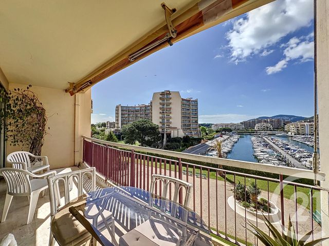 Appartement T2 à louer - 3 pièces - 79.1 m2 - MANDELIEU LA NAPOULE - 06 - PROVENCE-ALPES-COTE-D-AZUR - Century 21 Azurim