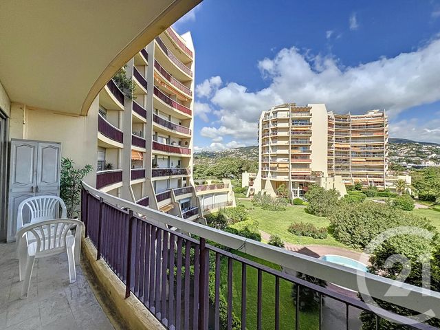 Appartement T2 à louer - 3 pièces - 79.1 m2 - MANDELIEU LA NAPOULE - 06 - PROVENCE-ALPES-COTE-D-AZUR - Century 21 Azurim