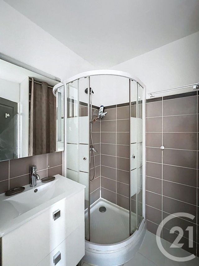 Appartement T2 à louer - 2 pièces - 32.39 m2 - MANDELIEU LA NAPOULE - 06 - PROVENCE-ALPES-COTE-D-AZUR - Century 21 Azurim