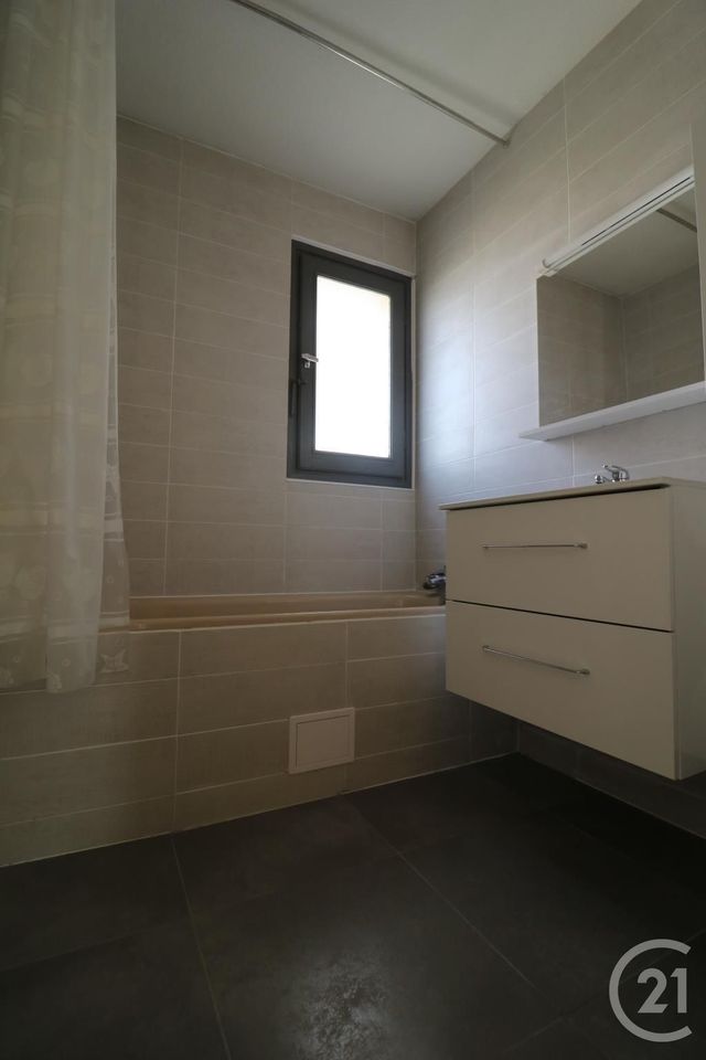 Appartement F3 à louer - 3 pièces - 68.16 m2 - MANDELIEU LA NAPOULE - 06 - PROVENCE-ALPES-COTE-D-AZUR - Century 21 Azurim