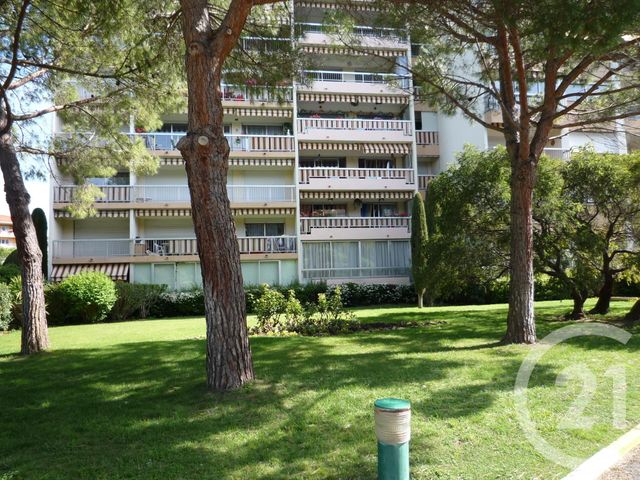 Appartement F3 à louer - 3 pièces - 68.16 m2 - MANDELIEU LA NAPOULE - 06 - PROVENCE-ALPES-COTE-D-AZUR - Century 21 Azurim