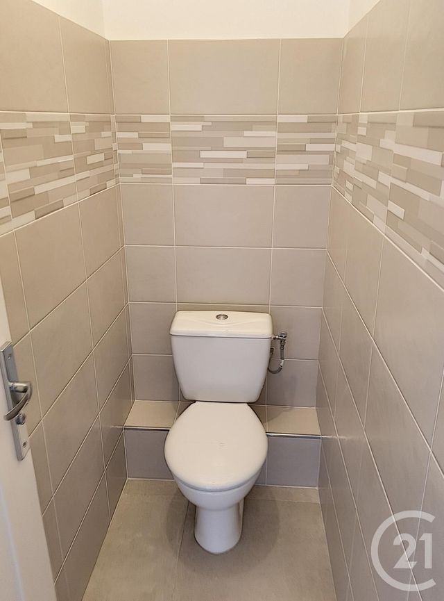 Appartement F3 à louer - 3 pièces - 83.34 m2 - MANDELIEU LA NAPOULE - 06 - PROVENCE-ALPES-COTE-D-AZUR - Century 21 Azurim