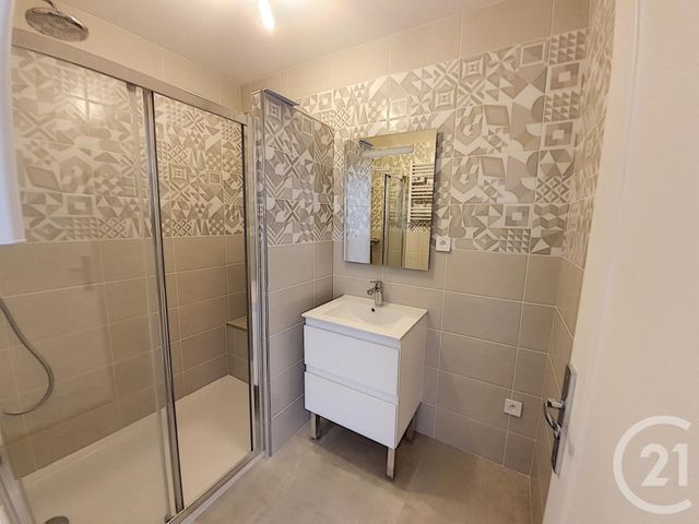 Appartement F3 à louer - 3 pièces - 83.34 m2 - MANDELIEU LA NAPOULE - 06 - PROVENCE-ALPES-COTE-D-AZUR - Century 21 Azurim