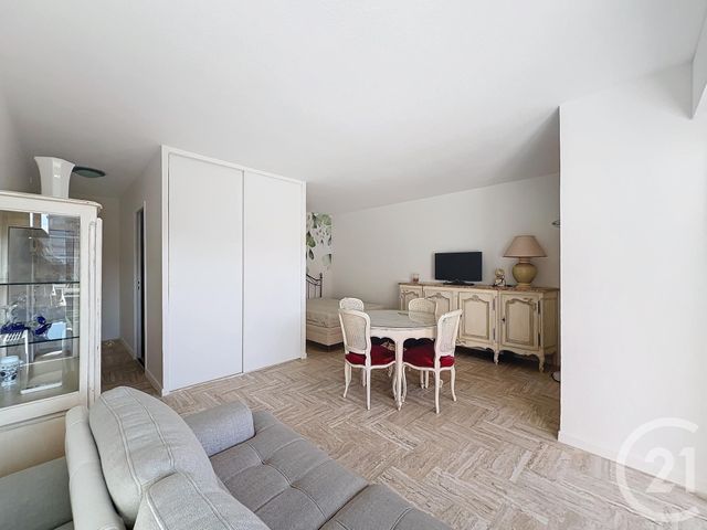 Appartement F1 à louer - 1 pièce - 32.69 m2 - MANDELIEU LA NAPOULE - 06 - PROVENCE-ALPES-COTE-D-AZUR - Century 21 Azurim