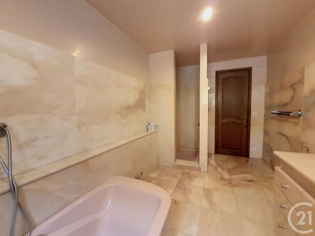 Appartement F3 à louer - 3 pièces - 97.33 m2 - MANDELIEU LA NAPOULE - 06 - PROVENCE-ALPES-COTE-D-AZUR - Century 21 Azurim