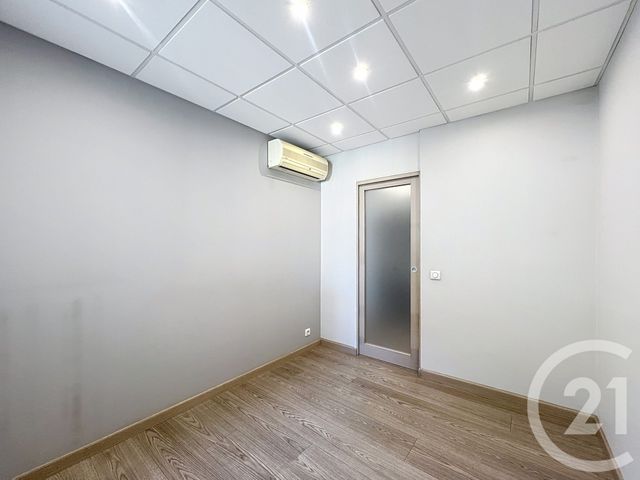 Appartement Local à louer - 4 pièces - 52.42 m2 - MANDELIEU LA NAPOULE - 06 - PROVENCE-ALPES-COTE-D-AZUR - Century 21 Azurim