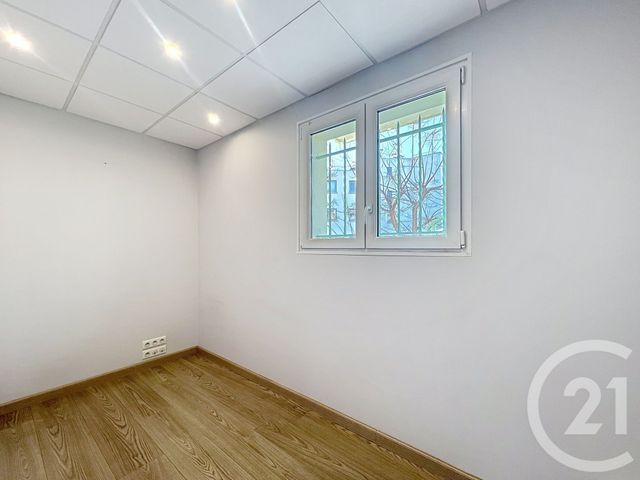 Appartement Local à louer - 4 pièces - 52.42 m2 - MANDELIEU LA NAPOULE - 06 - PROVENCE-ALPES-COTE-D-AZUR - Century 21 Azurim