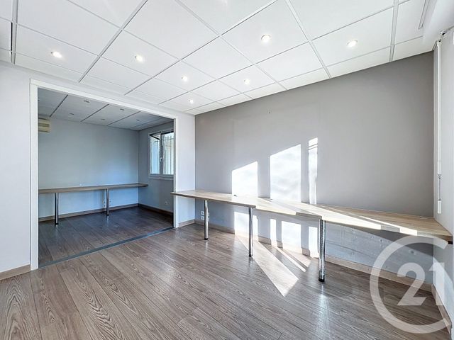 Appartement Local à louer - 4 pièces - 52.42 m2 - MANDELIEU LA NAPOULE - 06 - PROVENCE-ALPES-COTE-D-AZUR - Century 21 Azurim