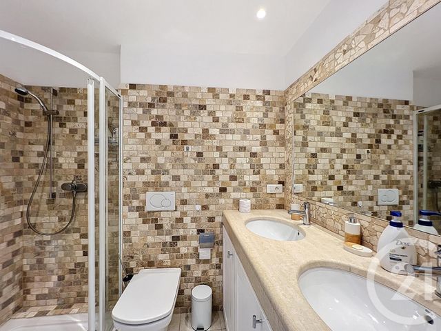 Appartement F3 à louer - 3 pièces - 56.31 m2 - MANDELIEU LA NAPOULE - 06 - PROVENCE-ALPES-COTE-D-AZUR - Century 21 Azurim