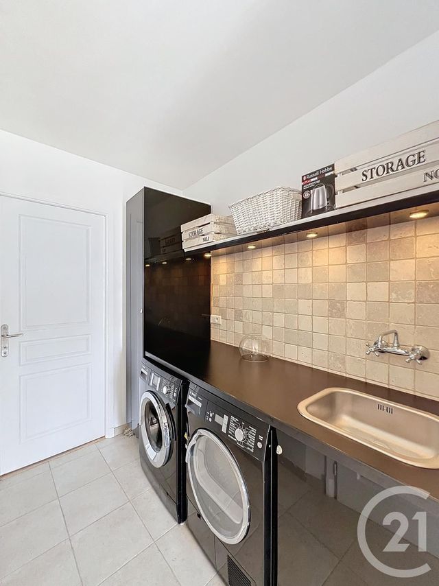 Appartement F3 à louer - 3 pièces - 56.31 m2 - MANDELIEU LA NAPOULE - 06 - PROVENCE-ALPES-COTE-D-AZUR - Century 21 Azurim