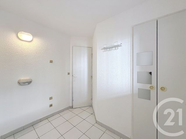 Appartement T3 à louer - 2 pièces - 33.59 m2 - CANNES LA BOCCA - 06 - PROVENCE-ALPES-COTE-D-AZUR - Century 21 Azurim
