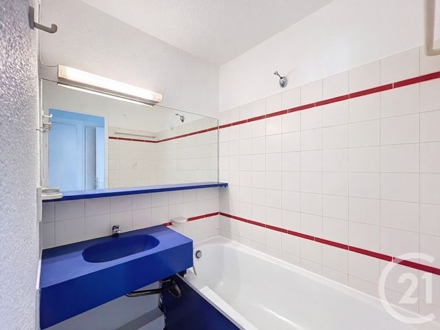 Appartement T3 à louer - 2 pièces - 33.59 m2 - CANNES LA BOCCA - 06 - PROVENCE-ALPES-COTE-D-AZUR - Century 21 Azurim