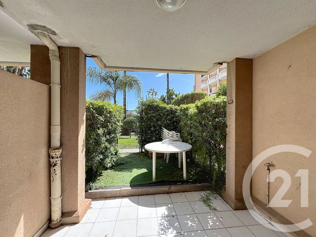 Appartement T3 à louer - 2 pièces - 33.59 m2 - CANNES LA BOCCA - 06 - PROVENCE-ALPES-COTE-D-AZUR - Century 21 Azurim