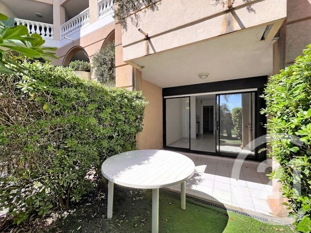 Appartement T3 à louer - 2 pièces - 33.59 m2 - CANNES LA BOCCA - 06 - PROVENCE-ALPES-COTE-D-AZUR - Century 21 Azurim