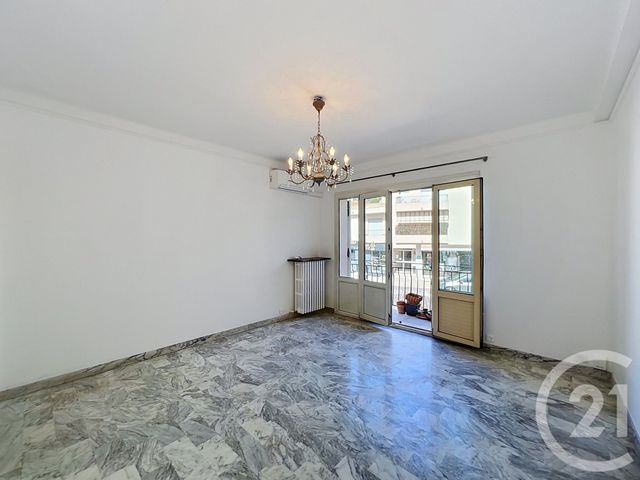 Appartement T4 à louer - 4 pièces - 85.43 m2 - MANDELIEU LA NAPOULE - 06 - PROVENCE-ALPES-COTE-D-AZUR - Century 21 Azurim