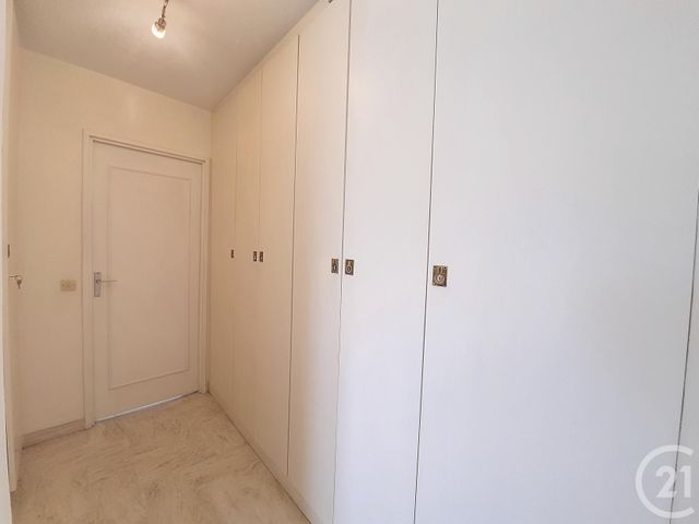 Appartement F3 à louer - 3 pièces - 64.35 m2 - MANDELIEU LA NAPOULE - 06 - PROVENCE-ALPES-COTE-D-AZUR - Century 21 Azurim