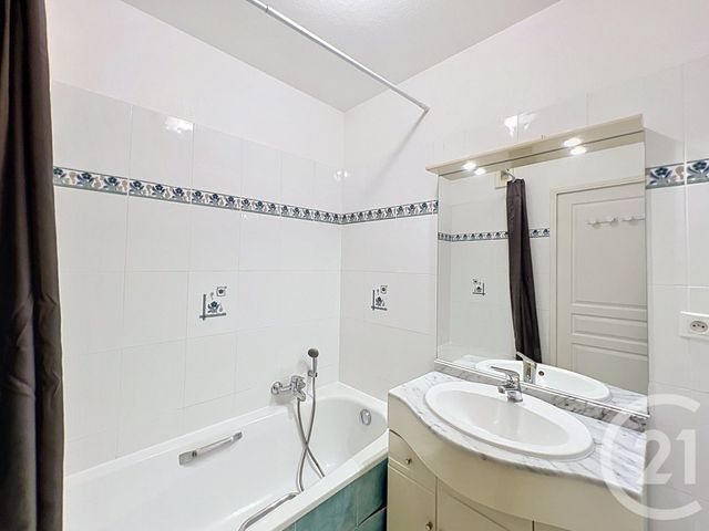Appartement T2 à louer - 2 pièces - 38.67 m2 - MANDELIEU LA NAPOULE - 06 - PROVENCE-ALPES-COTE-D-AZUR - Century 21 Azurim