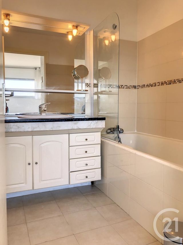 Appartement T2 à louer - 2 pièces - 46.88 m2 - MANDELIEU LA NAPOULE - 06 - PROVENCE-ALPES-COTE-D-AZUR - Century 21 Azurim