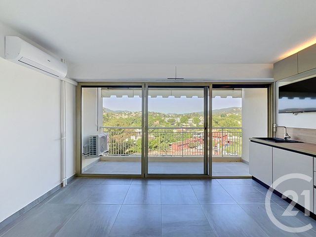Appartement Studio à louer - 1 pièce - 19.04 m2 - MANDELIEU LA NAPOULE - 06 - PROVENCE-ALPES-COTE-D-AZUR - Century 21 Azurim