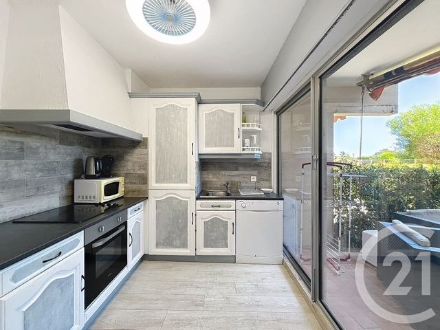Appartement T2 à louer - 2 pièces - 44.41 m2 - MANDELIEU LA NAPOULE - 06 - PROVENCE-ALPES-COTE-D-AZUR - Century 21 Azurim