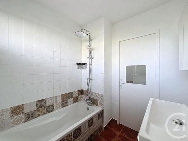 Appartement F4 à louer - 4 pièces - 75.45 m2 - MANDELIEU LA NAPOULE - 06 - PROVENCE-ALPES-COTE-D-AZUR - Century 21 Azurim