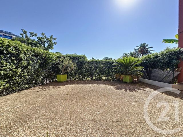 Appartement F4 à louer - 4 pièces - 75.45 m2 - MANDELIEU LA NAPOULE - 06 - PROVENCE-ALPES-COTE-D-AZUR - Century 21 Azurim