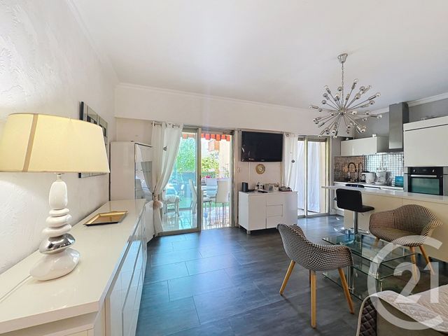 Appartement Studio à louer - 1 pièce - 48.25 m2 - MANDELIEU LA NAPOULE - 06 - PROVENCE-ALPES-COTE-D-AZUR - Century 21 Azurim