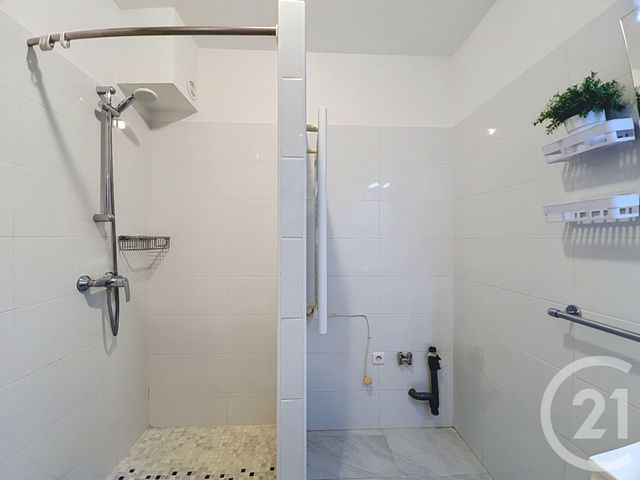 Appartement Studio à louer - 1 pièce - 33.11 m2 - MANDELIEU LA NAPOULE - 06 - PROVENCE-ALPES-COTE-D-AZUR - Century 21 Azurim