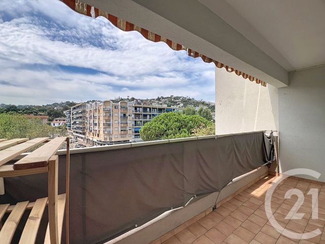 Appartement Studio à louer - 1 pièce - 33.11 m2 - MANDELIEU LA NAPOULE - 06 - PROVENCE-ALPES-COTE-D-AZUR - Century 21 Azurim
