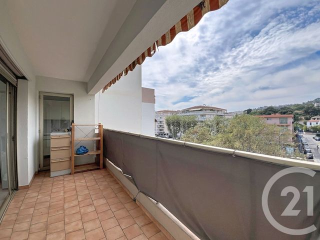 Appartement Studio à louer - 1 pièce - 33.11 m2 - MANDELIEU LA NAPOULE - 06 - PROVENCE-ALPES-COTE-D-AZUR - Century 21 Azurim