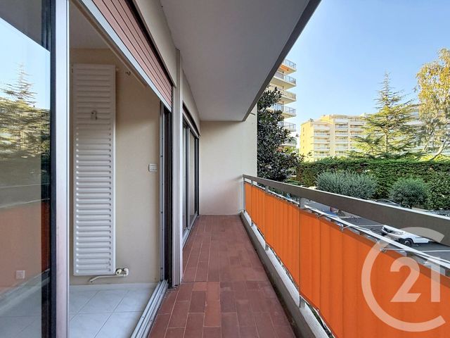 Appartement F3 à louer - 3 pièces - 74.58 m2 - MANDELIEU LA NAPOULE - 06 - PROVENCE-ALPES-COTE-D-AZUR - Century 21 Azurim