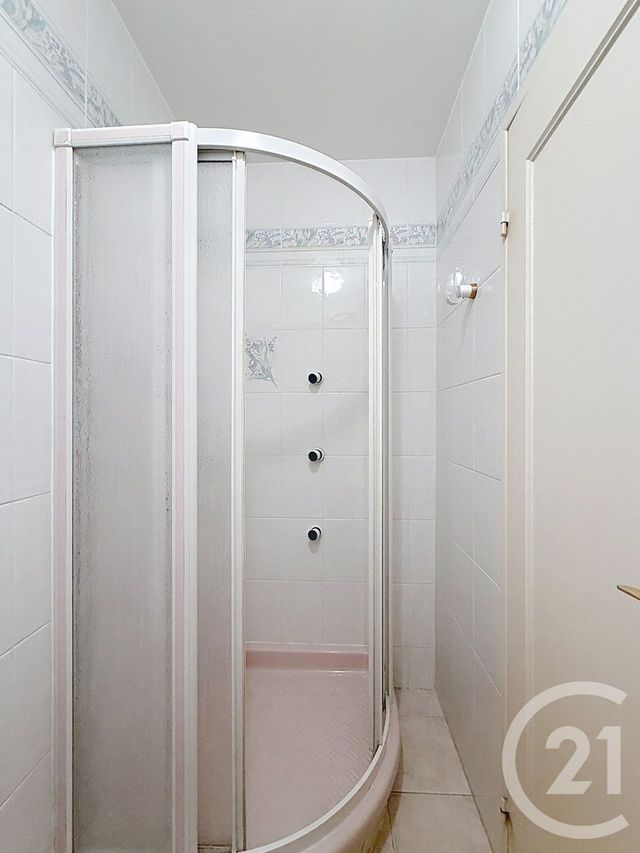 Appartement F3 à louer - 3 pièces - 74.58 m2 - MANDELIEU LA NAPOULE - 06 - PROVENCE-ALPES-COTE-D-AZUR - Century 21 Azurim