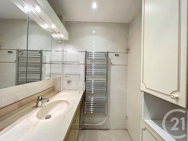 Appartement T2 à louer - 2 pièces - 49.66 m2 - MANDELIEU LA NAPOULE - 06 - PROVENCE-ALPES-COTE-D-AZUR - Century 21 Azurim