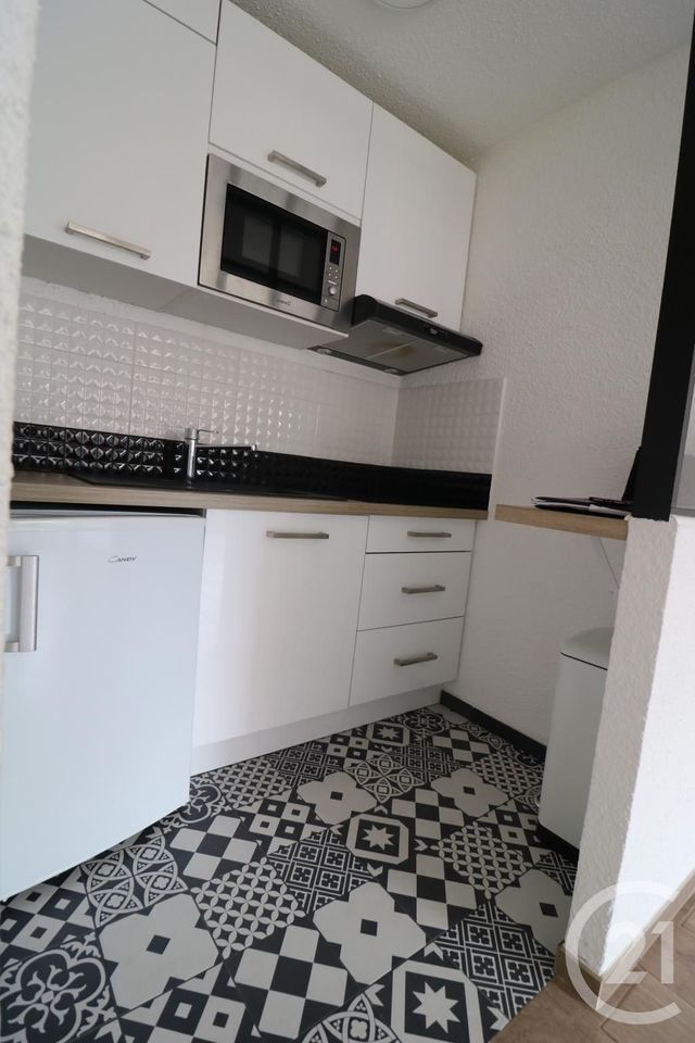 Appartement T2 à louer - 2 pièces - 36.03 m2 - MANDELIEU LA NAPOULE - 06 - PROVENCE-ALPES-COTE-D-AZUR - Century 21 Azurim