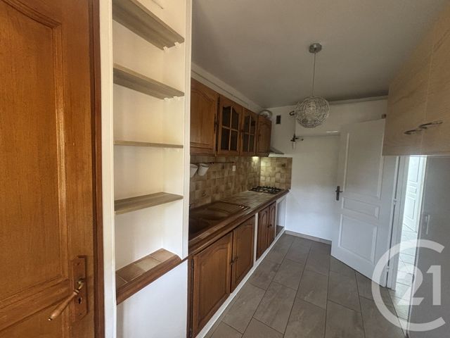 Appartement T4 à louer - 4 pièces - 69.68 m2 - GRASSE - 06 - PROVENCE-ALPES-COTE-D-AZUR - Century 21 Azurim