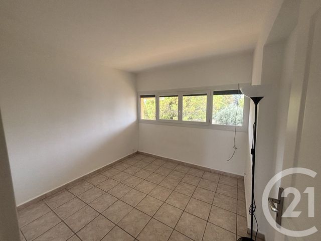 Appartement T4 à louer - 4 pièces - 69.68 m2 - GRASSE - 06 - PROVENCE-ALPES-COTE-D-AZUR - Century 21 Azurim