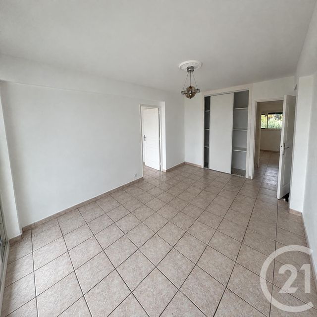 Appartement T4 à louer - 4 pièces - 69.68 m2 - GRASSE - 06 - PROVENCE-ALPES-COTE-D-AZUR - Century 21 Azurim