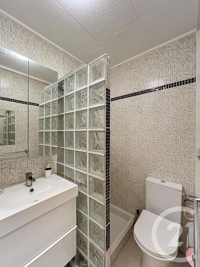 Appartement Studio à louer - 1 pièce - 23.2 m2 - MANDELIEU LA NAPOULE - 06 - PROVENCE-ALPES-COTE-D-AZUR - Century 21 Azurim