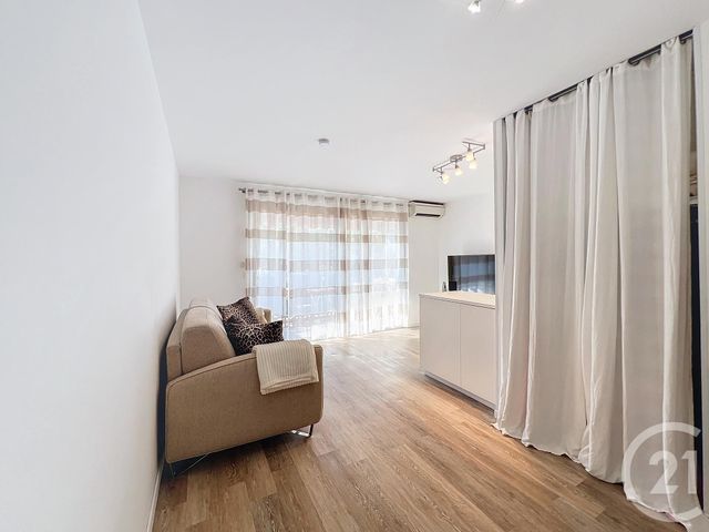 Appartement Studio à louer - 1 pièce - 23.2 m2 - MANDELIEU LA NAPOULE - 06 - PROVENCE-ALPES-COTE-D-AZUR - Century 21 Azurim